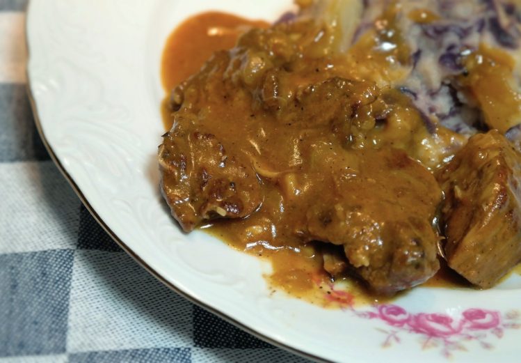 Hachee met  vijfkruidenpoeder en gember