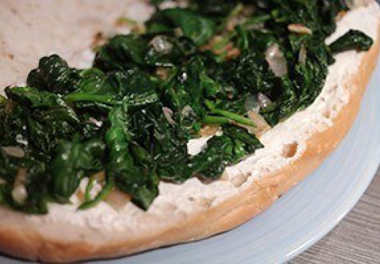 Turks brood met spinazie